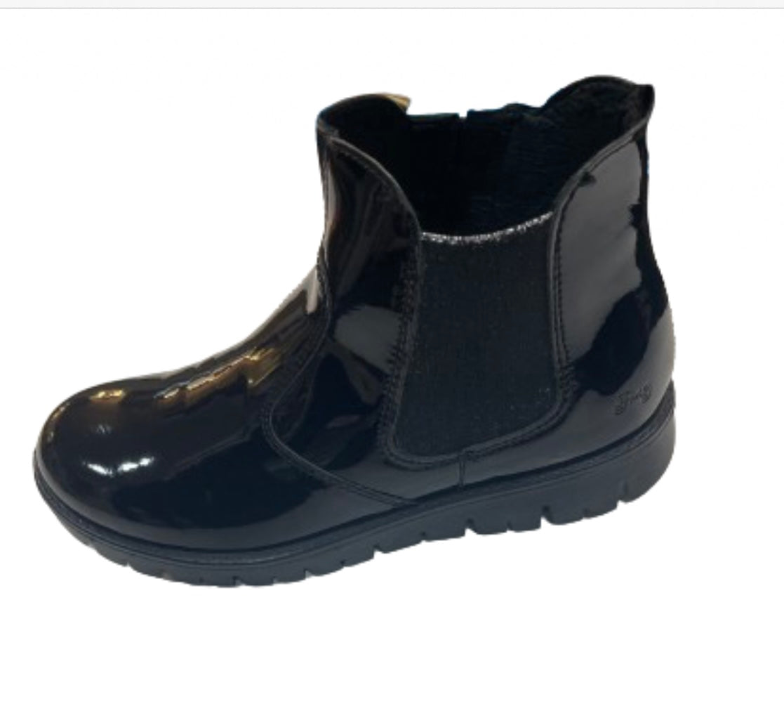 Primigi black patent boot
