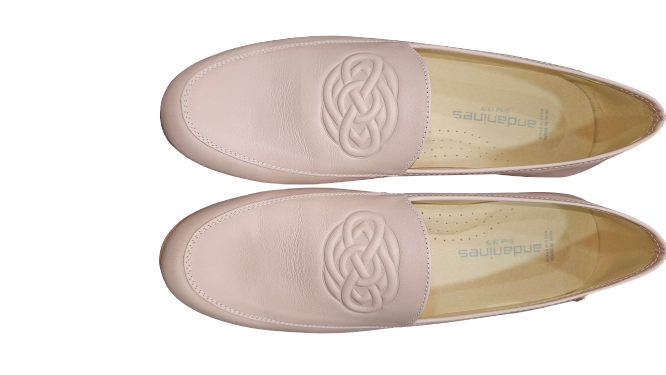 Andanine pale pink adult shoe loafer