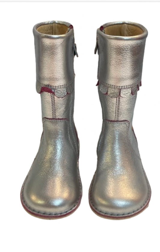 Petasil silver boot