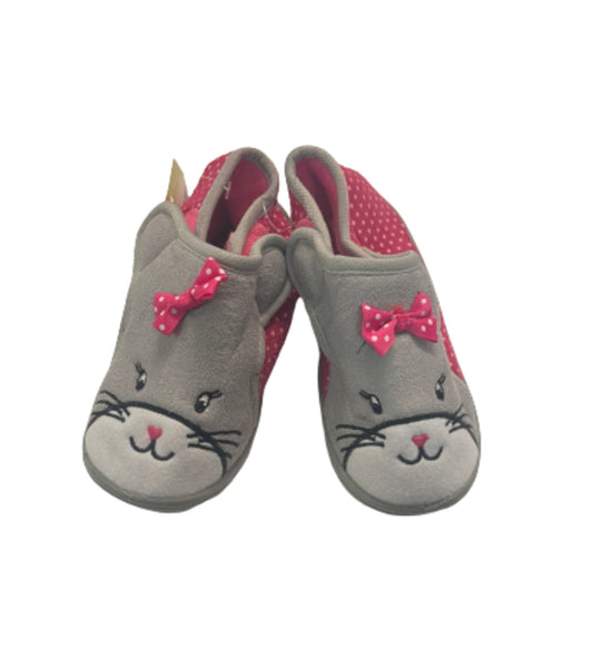 Girl’s slippers