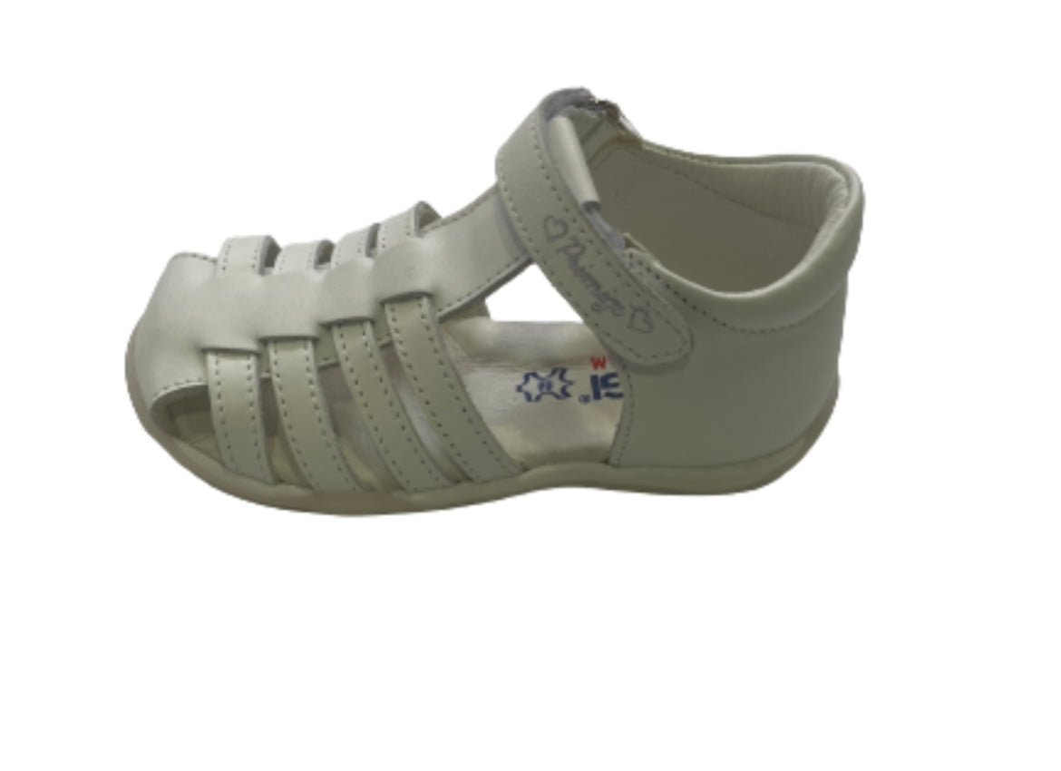 Primigi white leather sandals