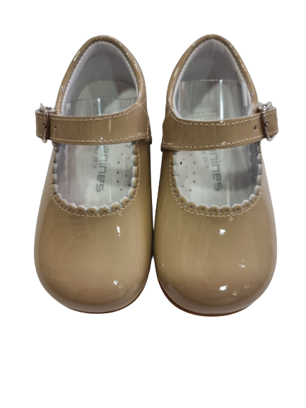 Andanines salinas beige patent leather shoe