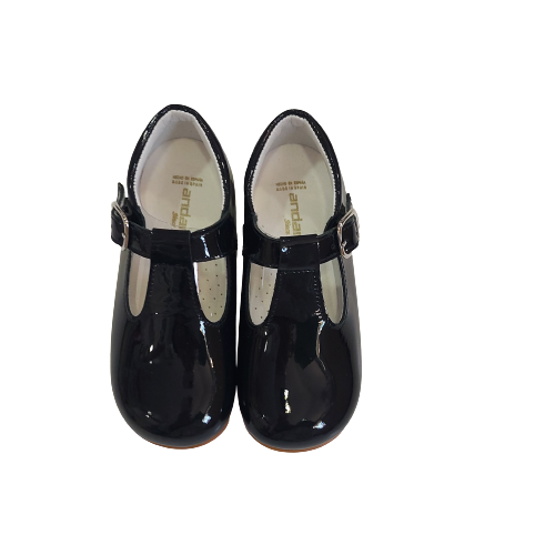 Andanines Navy patent shoe