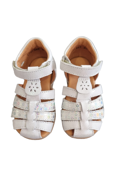 Froddo white sandals