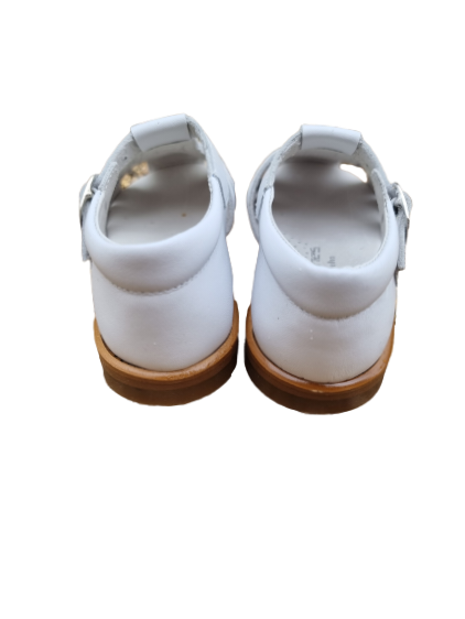 Andanines white closed back leather sandal